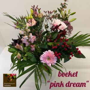 mooi boeket , met oa gerbera ,chrysant ,eustomaalstroemeria ,lelie ,