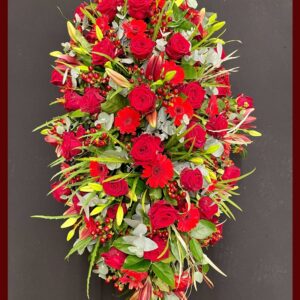 mooie rouwtoef , rode gerbera's , red naomi roos , lelie en groensoorten