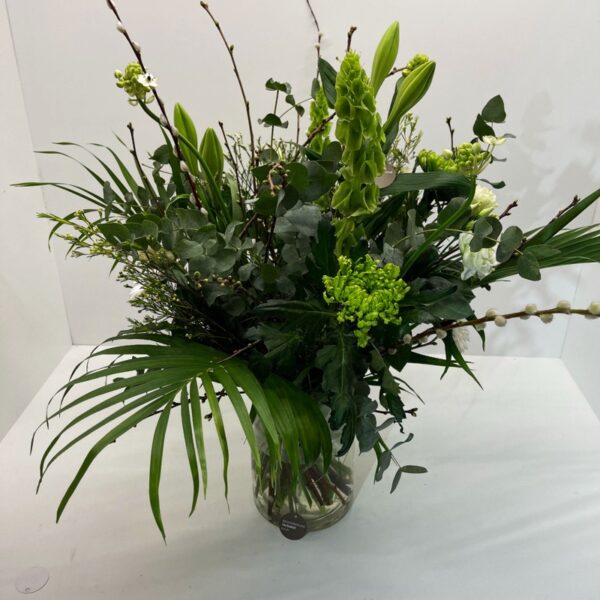 groot wit-groen boeket met de mooiste bloemen , Lelie , schrijnt , molucella , ornitogalum , eustoma , eb vele groensoorten