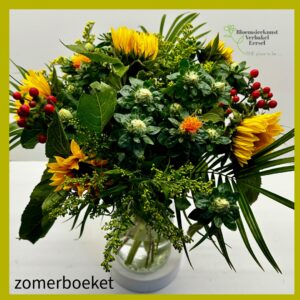 Zeer mooi ZOMERBOEKET , frisse zomerbloemen en zonnebloemen