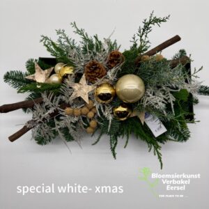 Special White x-mas , een mooi en sterk kerststuk , 50 cm groot