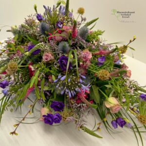 Met liefde gemaakt , uw wens vertalen wij in bloemen ...... ook online www.geertverbakel.nl THE place to be ....